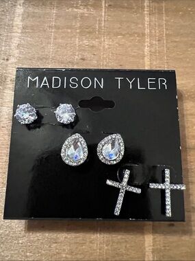3/$18 Madison Tyler Clear Crystal Earring Set in Silver Tone Lot 644